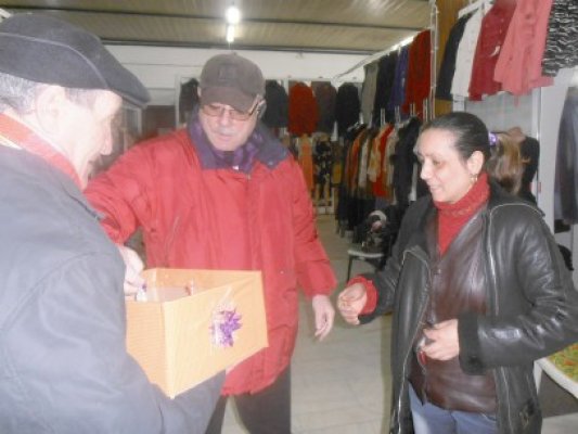 Moinescu felicită doamnele şi domnişoarele